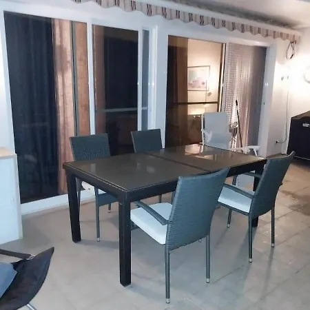 Yvonne's Bela Vista Apartment